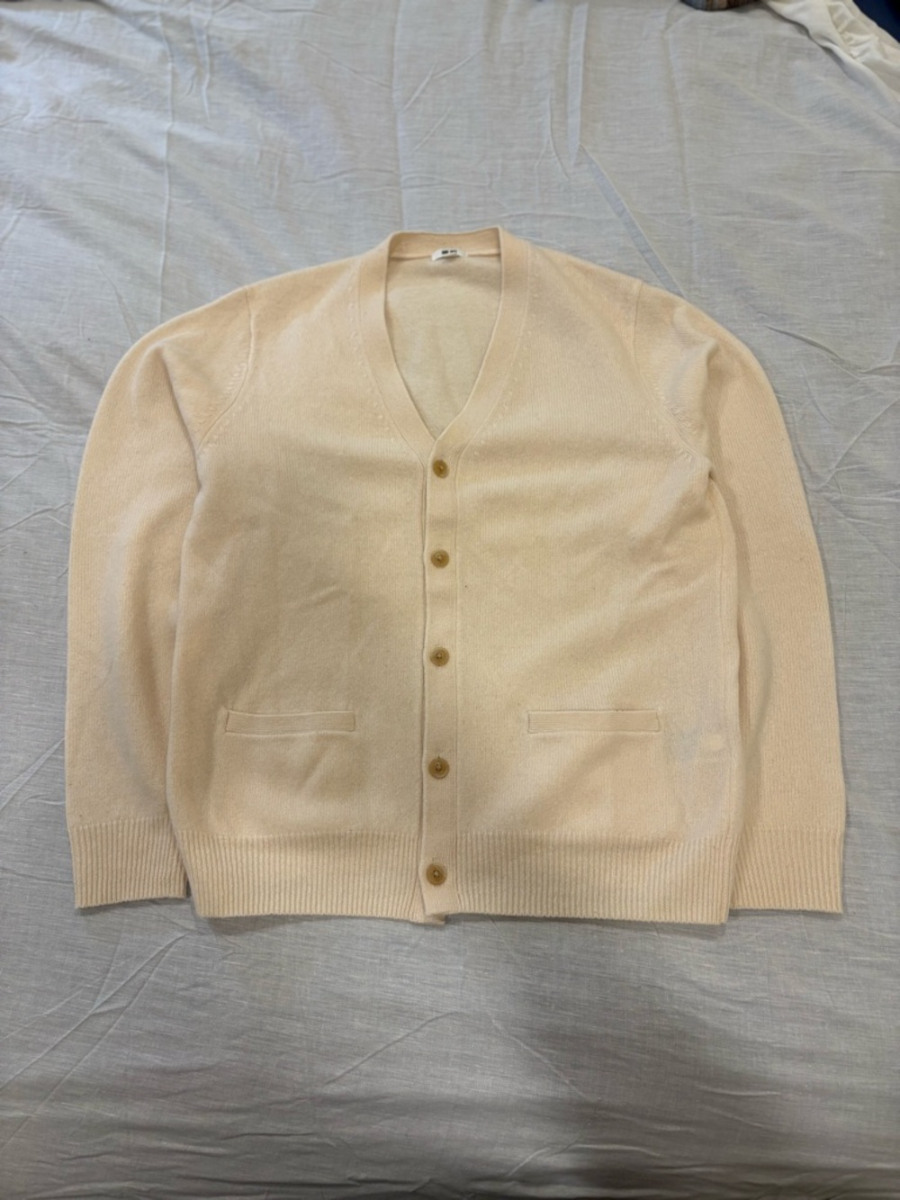 Uniqlo Cream V-Neck Button Cardigan